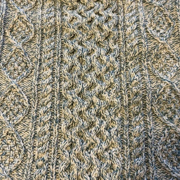 L.L.B. Signature Sweater Green & Cream - Picture 6 of 11